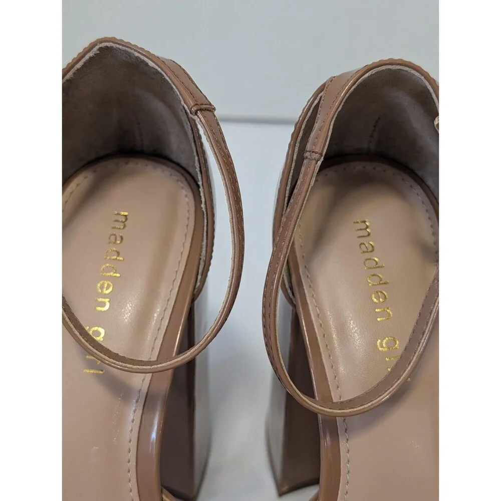 Madden Girl Womens Dion Buckle Ankle Strap Platform Heels 7.5 M Camel  (Tan)